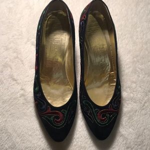 BRUNO MAGLI Stitched Ladies Shoes